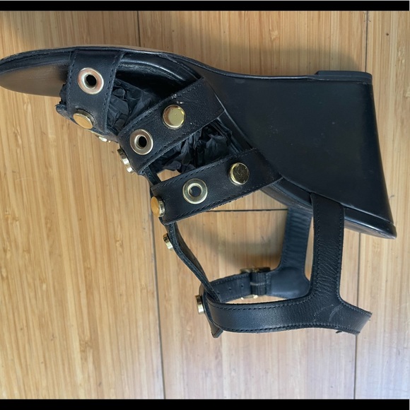 Sandro Black Leather Strappy wedges with gold rivets - Picture 4 of 8